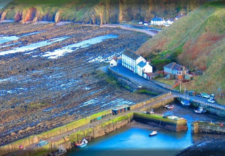 The First & Last Inn Eyemouth Bagian luar foto